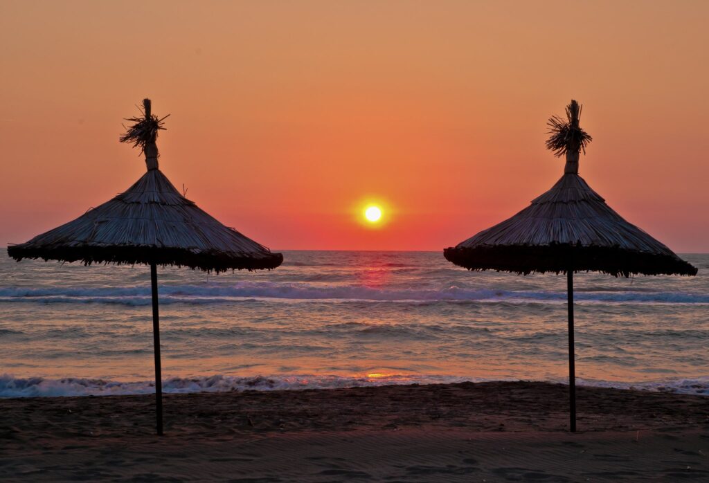 west_end_beach_durres_vylety_v_okoli