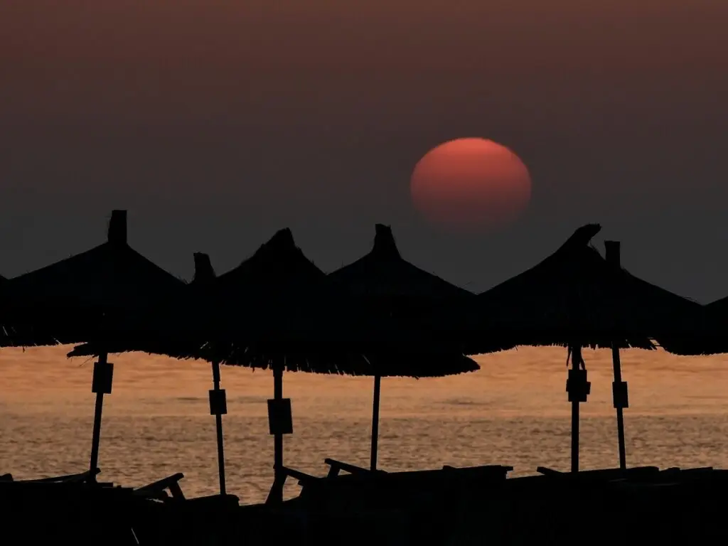 ubytovani_v_Albanii_sandy_beach